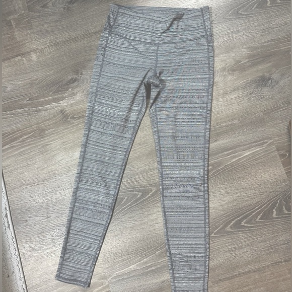 Athleta jacquard chaturanga leggings size
Medium - Picture 1 of 3